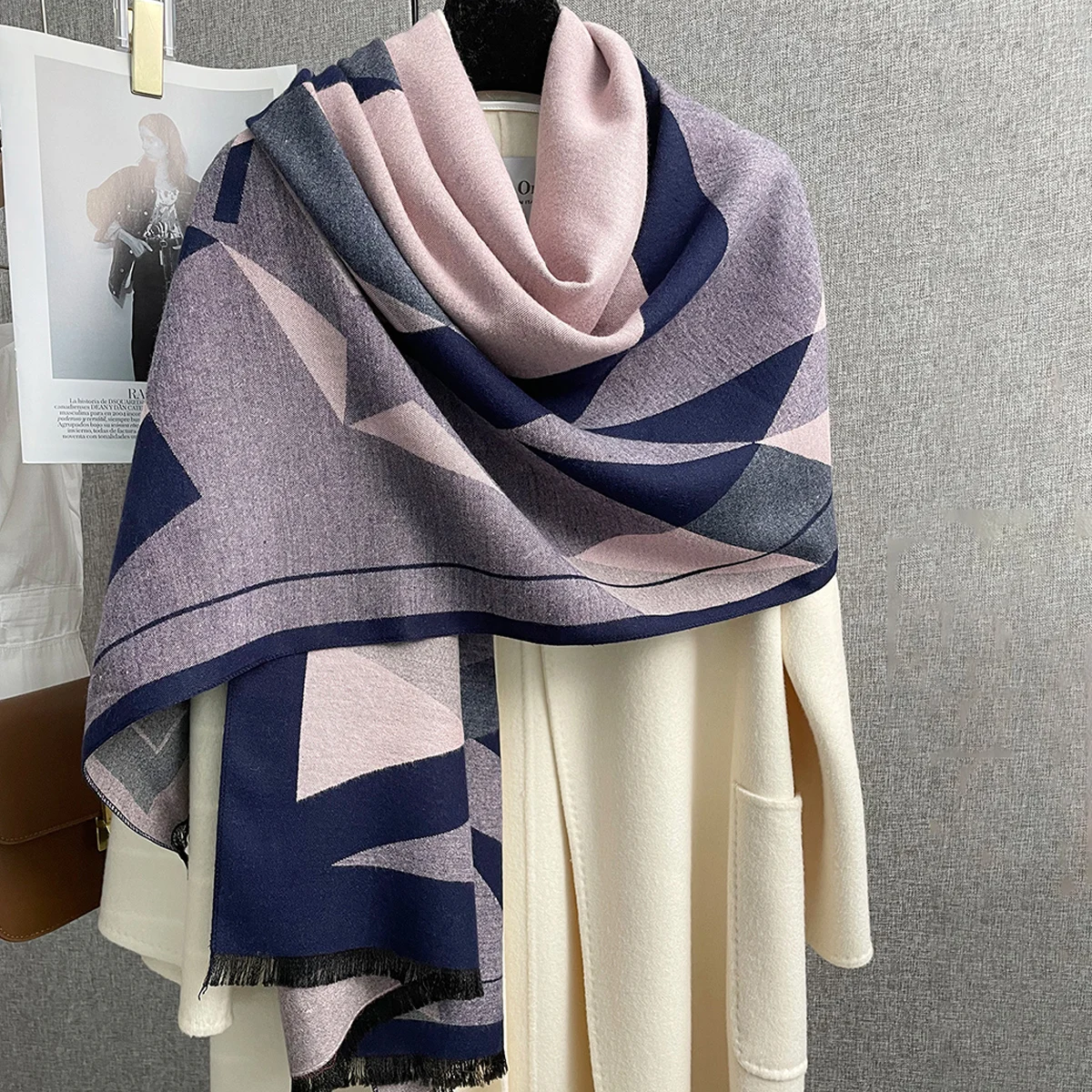 

Geometric Pattern Warm and Soft Thickened Cashmere Feel Extended Plaid Double-sided Scarf for Women Wedding Winter Large Blanket