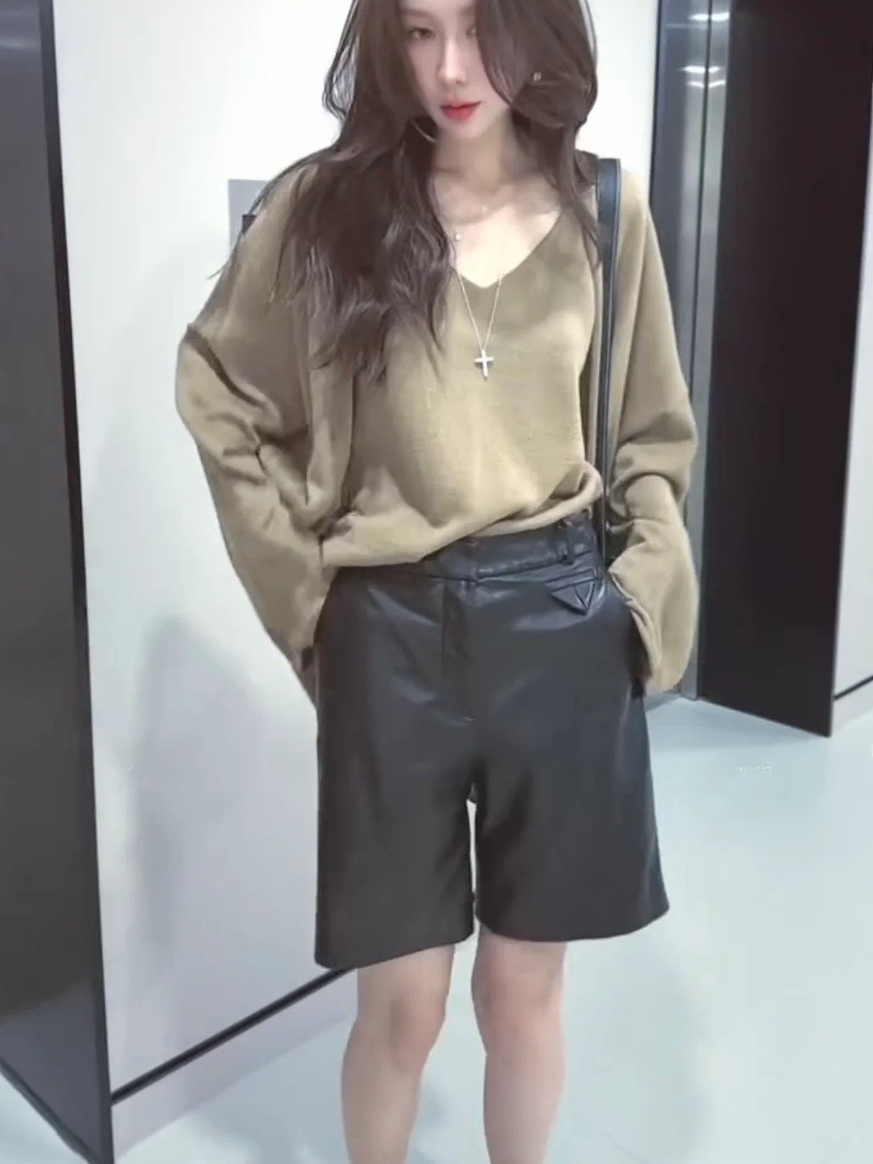 

2025 New Sle Women's Casual ort Leather Pants eepskin Loose Slimming Versatile Wide Leg l Waist Autumn Faion