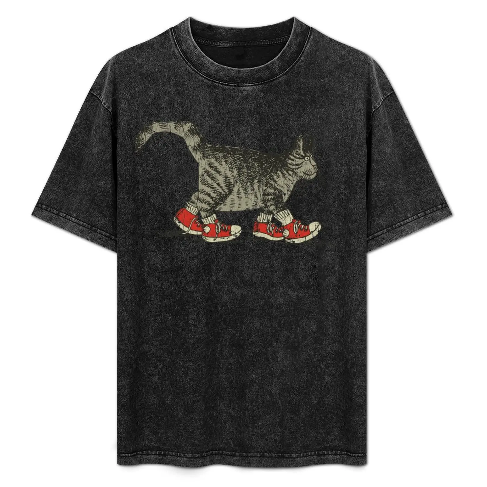 

Sneaky Cat 1981 T-Shirt Lightweight Running Sports T-Shirt
