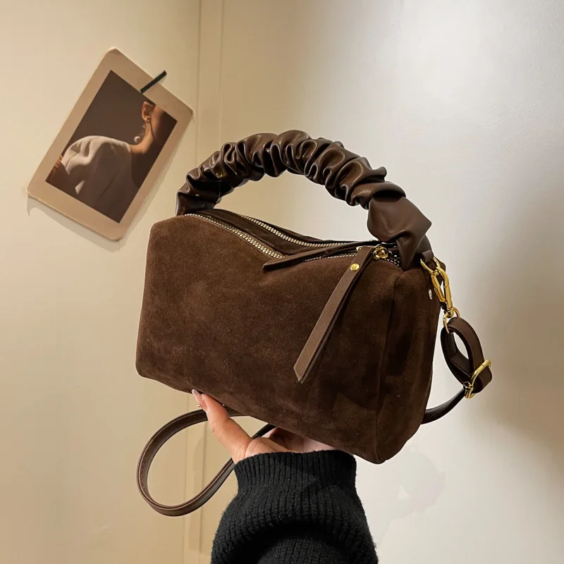 

Ретро-минималистичная замшевая складчатая женская сумка, модная и универсальная, однотонная повседневная сумка через плечо на одно плечо