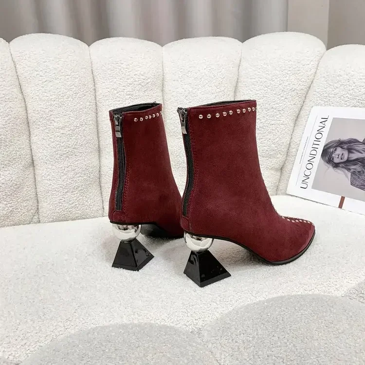 2024 الضحلة ربيع الخريف النساء حذاء من الجلد فاسق أشار أصابع Unqie الكعوب مصمم عالية الكعب السيدات أحذية بوت قصيرة الظهر البريدي