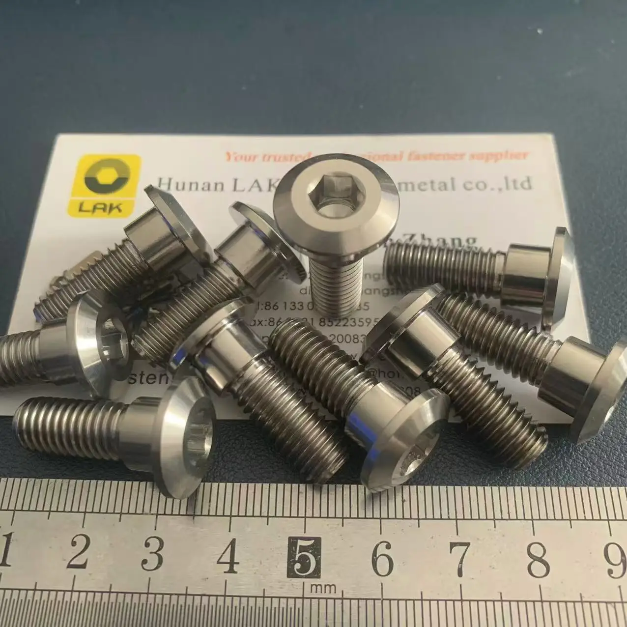 M8x24 Gr5 مسدس المقبس سبائك التيتانيوم الترباس/المسمار مع جولة الرقبة 10x6 لفرامل المحرك