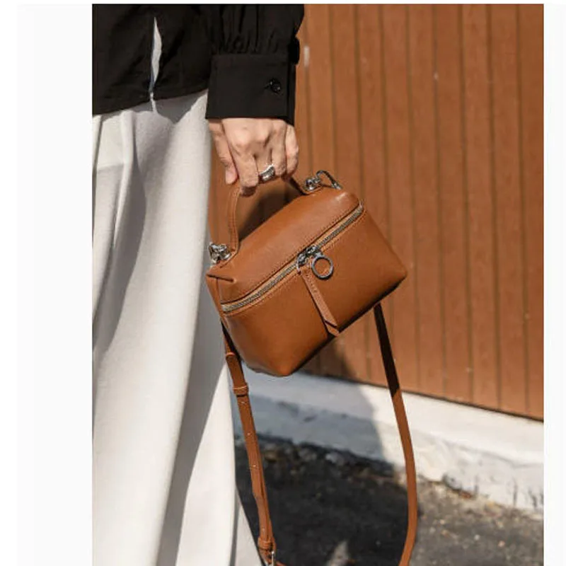

New vegetable tanned fashion box bag, hand-held small bag, women's 2026 leather lunch box bag, crossbody bag, shoulder bag