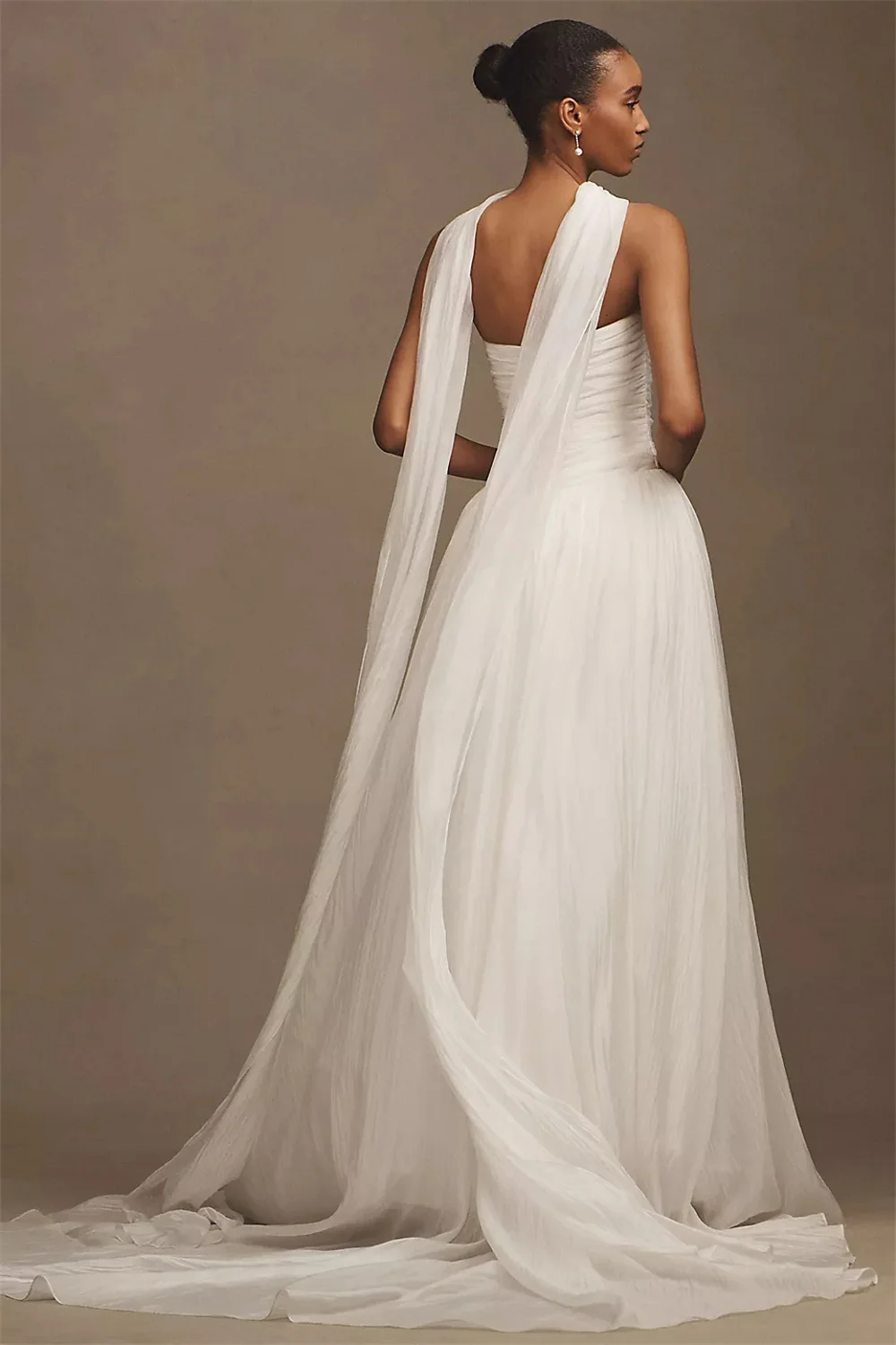 Tokyo Customized Elegant Strapless Wedding Dress White Sleeveless Back Zip Court Train Bridal Gowns Tulle A-Line Wedding Gowns