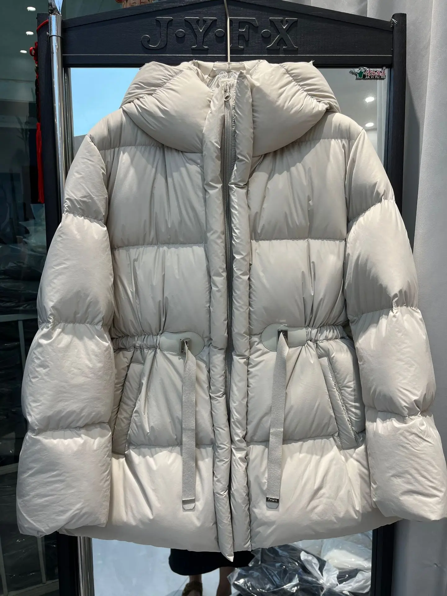 Winter Fluffy Mid-length Hooded Down Jacket Female Thick Zipper Parker Waterproof Jacket Women White Duck Down Quilted Outwears