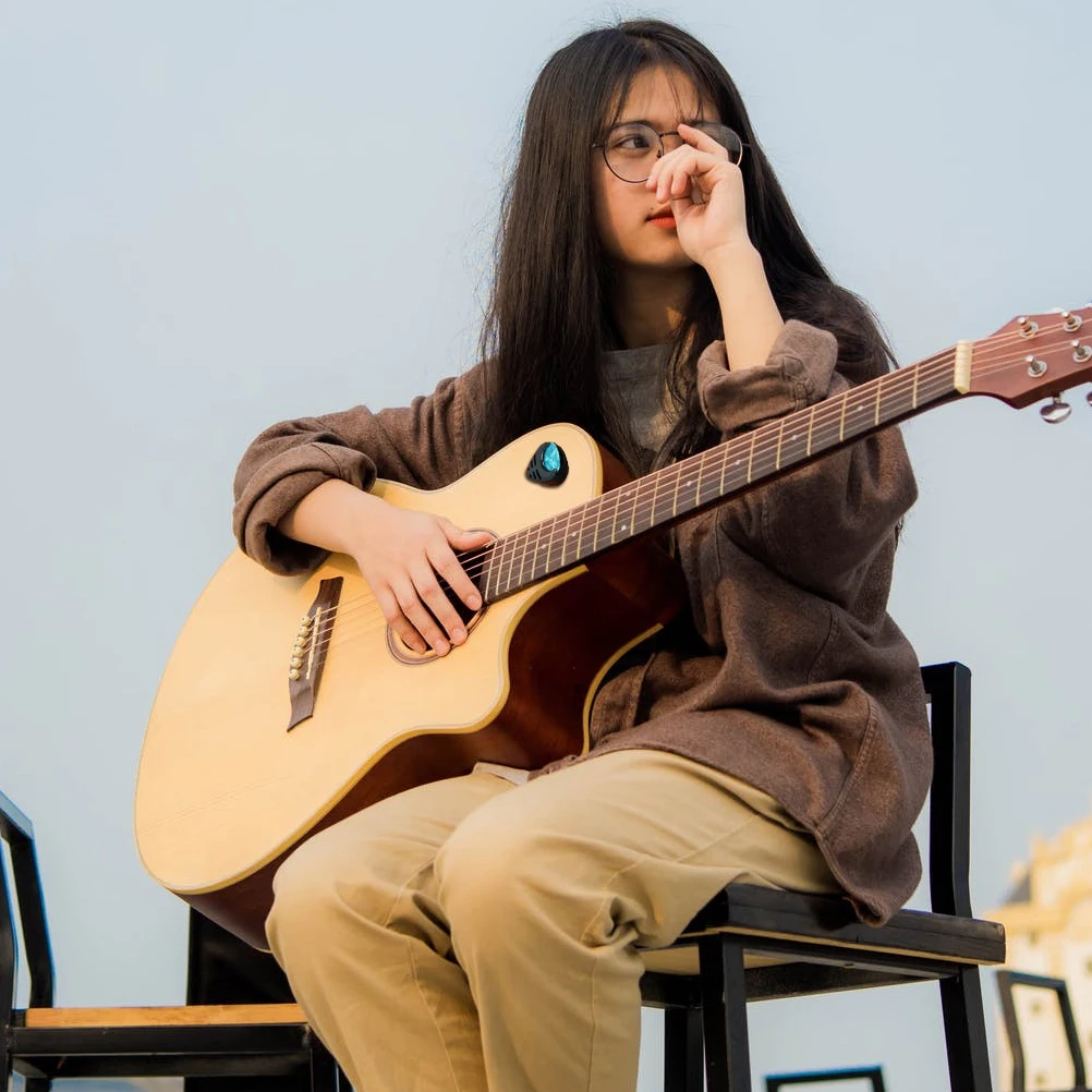 

Guitar String Set Repairing Tool Kit Acoustic Pegs Bridge Pins Bone Plastic Puller