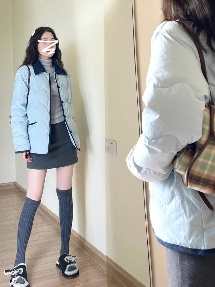 

Корейская женская зимняя куртка из хлопка и пуха, светло-голубая, теплая, модная, для повседневной носки, свободного кроя, с длинными рукавами, на одной пуговице.