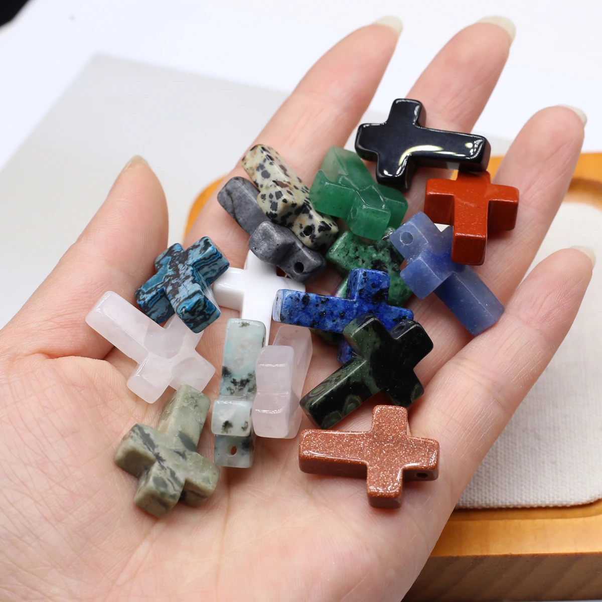 5 teile/satz 17x24mm Kreuz Form Anhänger Naturstein Kristall Amethysten Charms für Schmuck Machen DIY Halskette Ohrringe zubehör