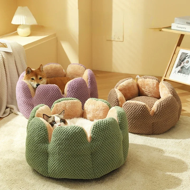 

Winter Sweet Cat Bed Petal-shaped Soft Flannel Pet Kennel Soft Washable Cat House for Puppy Dog Cushion Mat Cat Suppiles