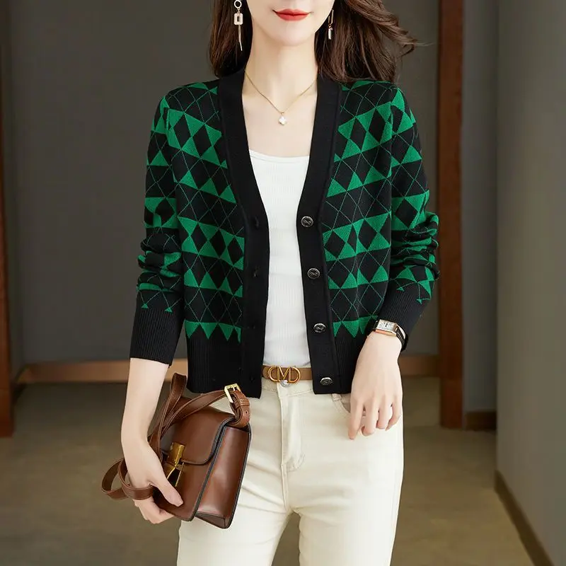 Vintage Buttons Temperament Knitting Cardigan Ladies Fashion V-neck Long Sleeve Sweater Coat Women Clothing Korean Plaid Top Tee