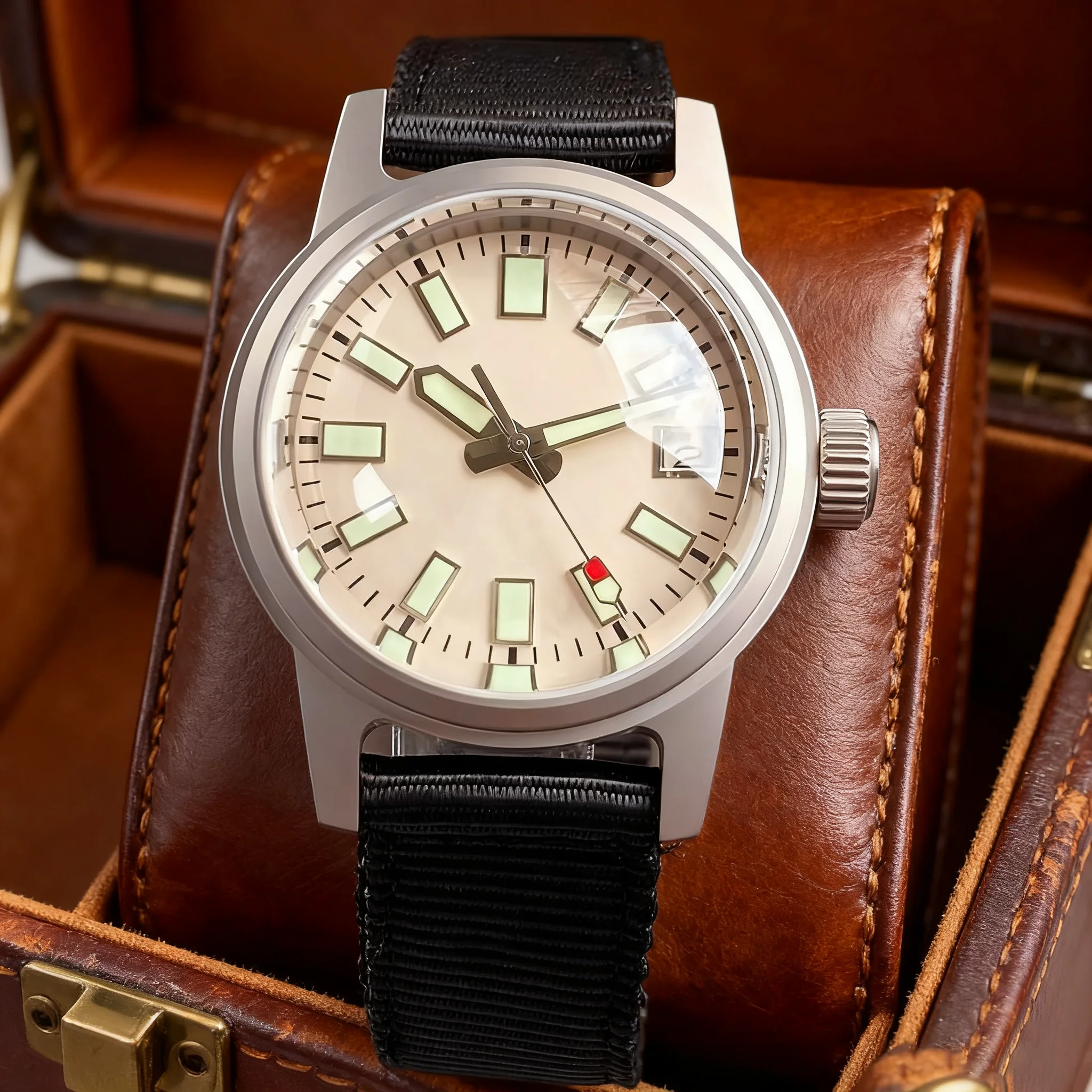 Tandorio قبة الياقوت كريستال الغوص الصلب 36 مللي متر ساعة ميكانيكية الرجال NH35 حركة العقيمة مضيئة الهاتفي النايلون الفرقة