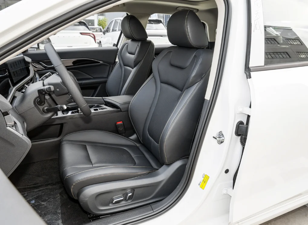 2024 Bestune B70 Китайский дешевый двигатель 1,5 т, бензиновый автомобиль и бензиновое топливо, левое рулевое управление, автоматические новые энергетические транспортные средства, используемый автомобиль