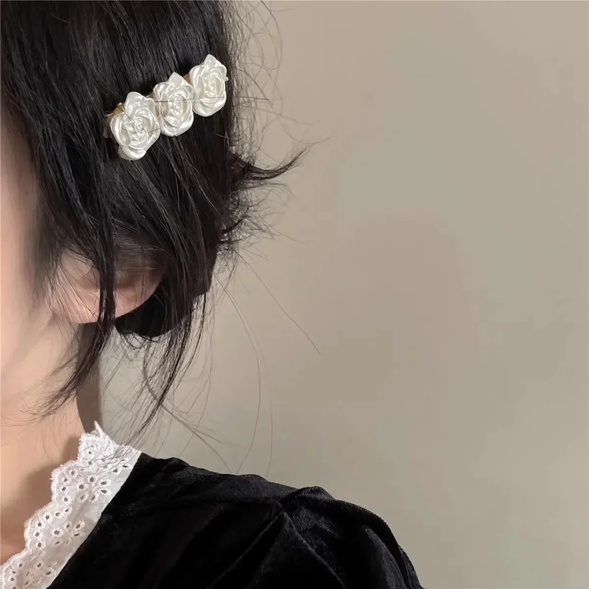 Kamelya saçak yan gaga klip basit mizaç güzel çiçekler yan küçük patlama saç tokası kadın kenar klip Clip