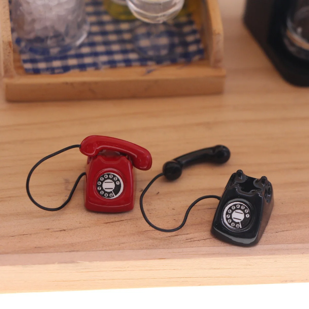 6PCS/lot 1:12 Mini Retro Telephone Dollhouse Decor, Vintage Rotary Phone Model with Cord, Tiny Desk Phone Accessory