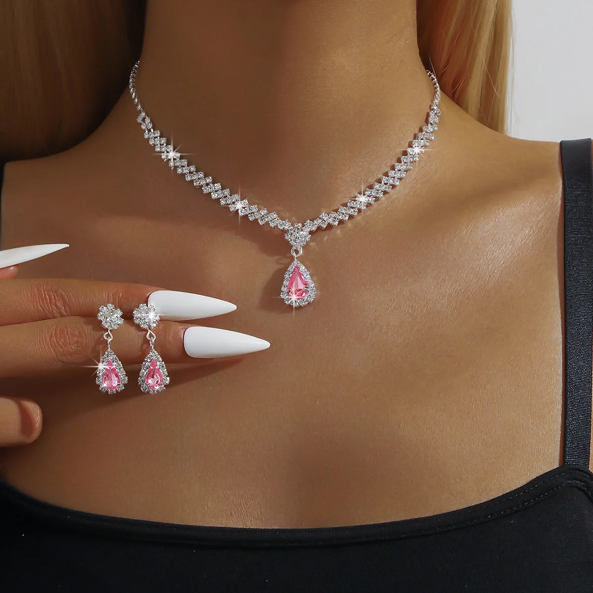 3 Pieces Fashionable Women's Water Drop Necklaces Earrings Set