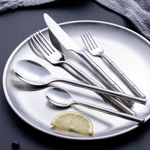 304 식기 세트 휴대용 칼 세트 식기 세트 고품질 스테인레스 스틸 나이프 포크 스푼 여행 Flatware 상자 11 5/20pcs Flatware 세트 18/10 스테인레스 스틸 대나무 손잡이 식기류 칼 스테이크 나이프 포크 스푼 식기류 식기 세척기 안전