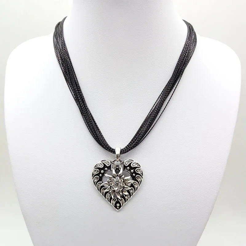 Simple Fashion Black Vintage Silver Color Engraved Heart Shape Edelweiss Flowers Pendants Neckalces for Women Men Jewelry