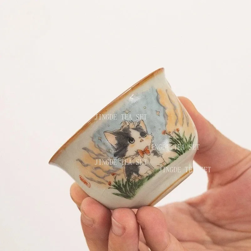 

60 мл Ru Kiln Cute Cat Круглый штатив Чайная чашка 1 шт. с отверстием для питания Высококачественная чашка для дегустации чая Кунг-фу Чайная чашка