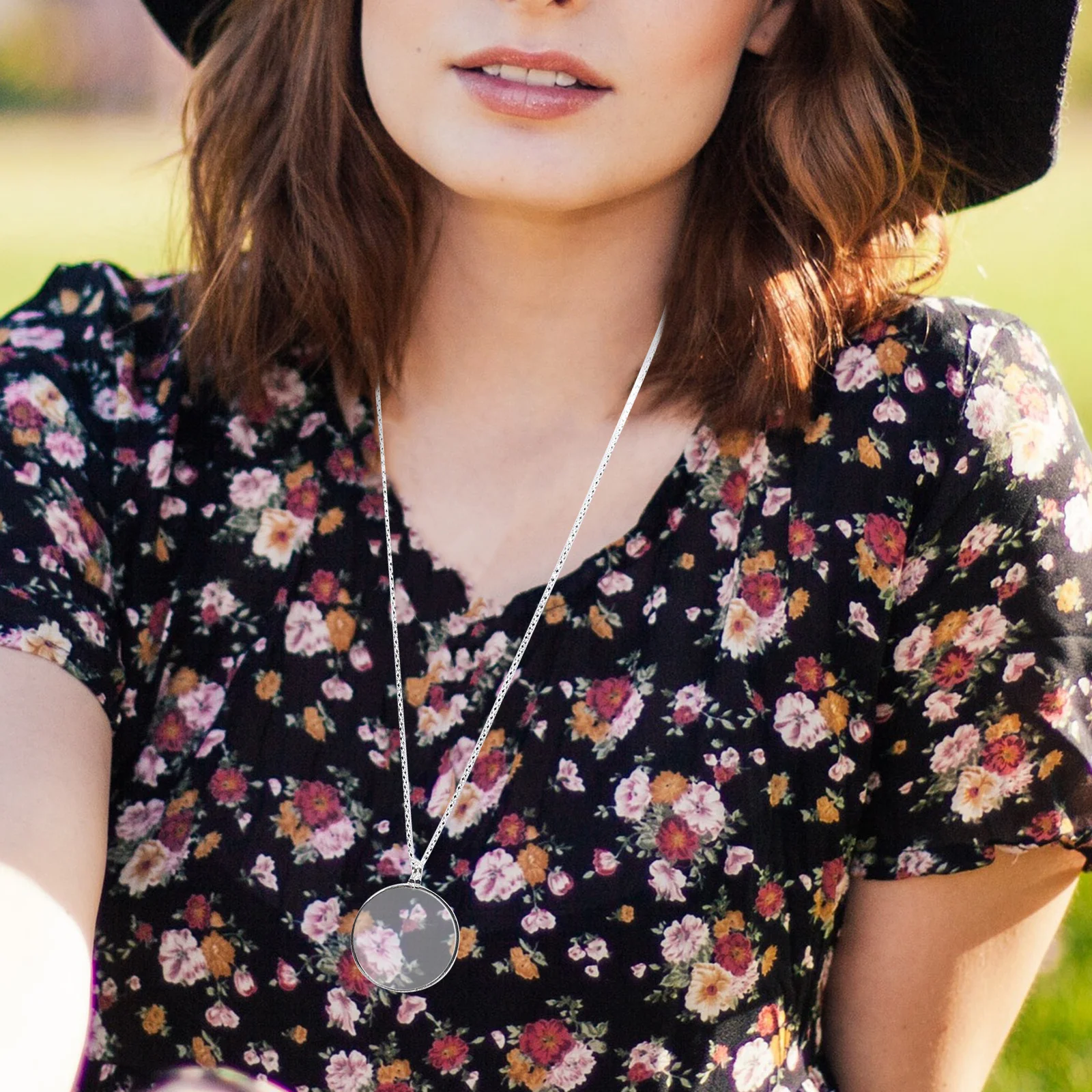 

1Pcs 5x Magnifier Necklace Pendant Reading Magnifier Distortion-Free Glass Lens for Home Office Travel Use Magnifying Glass