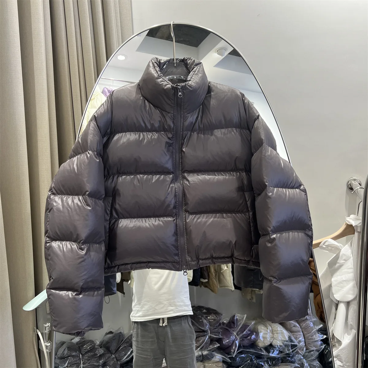 معطف موضة دافئ الوقوف طوق فضفاض بلون المرأة أسفل سترة 2025 الشتاء الأبيض بطة أسفل قصيرة المرأة أسفل سترة #3