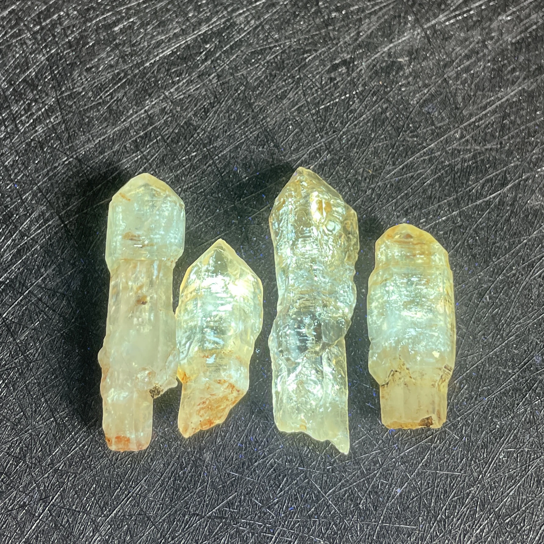 

Необработанный скелетный кристалл из Мадагаскара