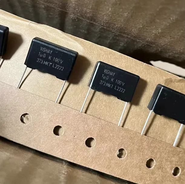 

20 шт./лот, оригинальный пленочный конденсатор VISHAY MKT373 100В 1мкФ 5x11x17.5мм, шаг выводов 15мм, BFC237327105, бесплатная доставка