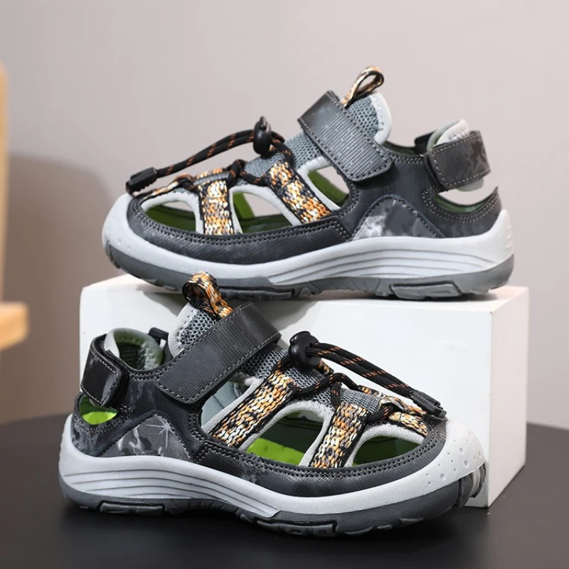 

Уличные сандалии для мальчиков, брендовые детские дышащие летние спортивные туфли для школы, новые детские мягкие нескользящие пляжные сандалии, размеры 30-39