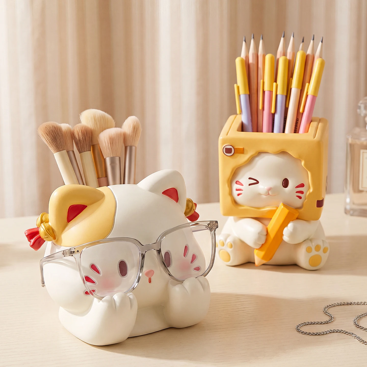 Cute Cat Makeup Brush Holder Kawaii Desktop Pen Organizer Resin Storage Box Home Office Desk Decor Girls Gift