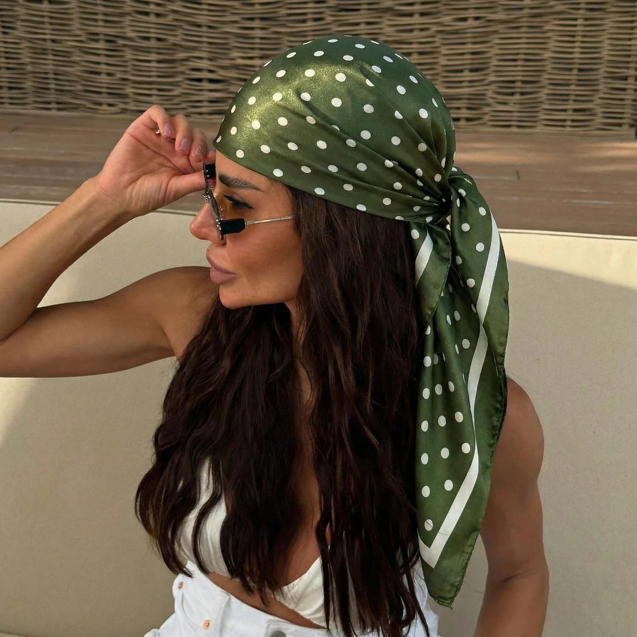 2026 Gepunkteter quadratischer Schal für Damen, Seidenschal, Halstuch, Haarbänder, Kopftücher, Stirnband, Foulard, Satin-Hijab, Bandana