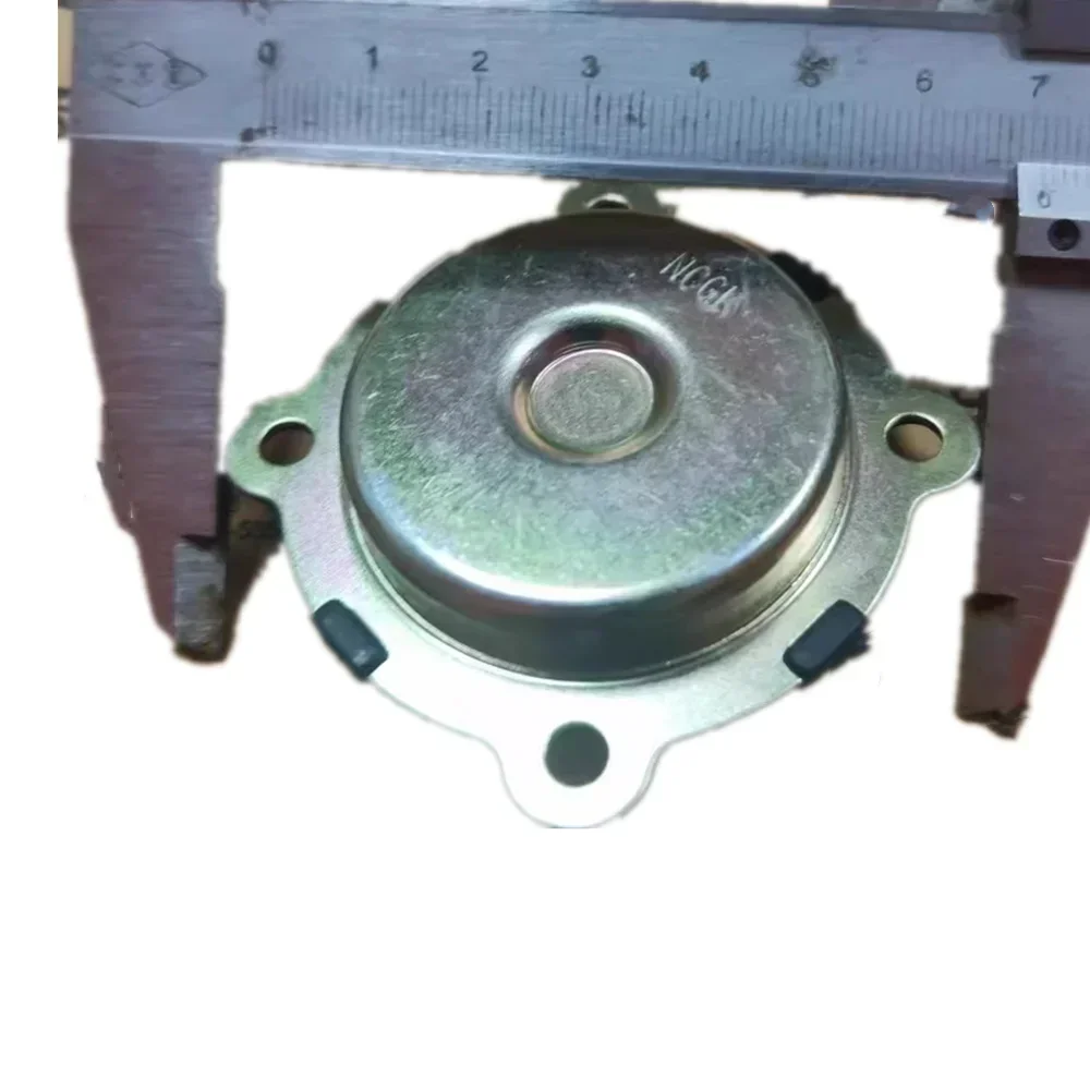 For 8-94110111-0 8-98226101-1 8-94329549-0 4JG1 4LE2 3LD1 4JB1 Diesel Engine Valve Cover Waste Gas Valve Hitachi ZX60 70 Sany