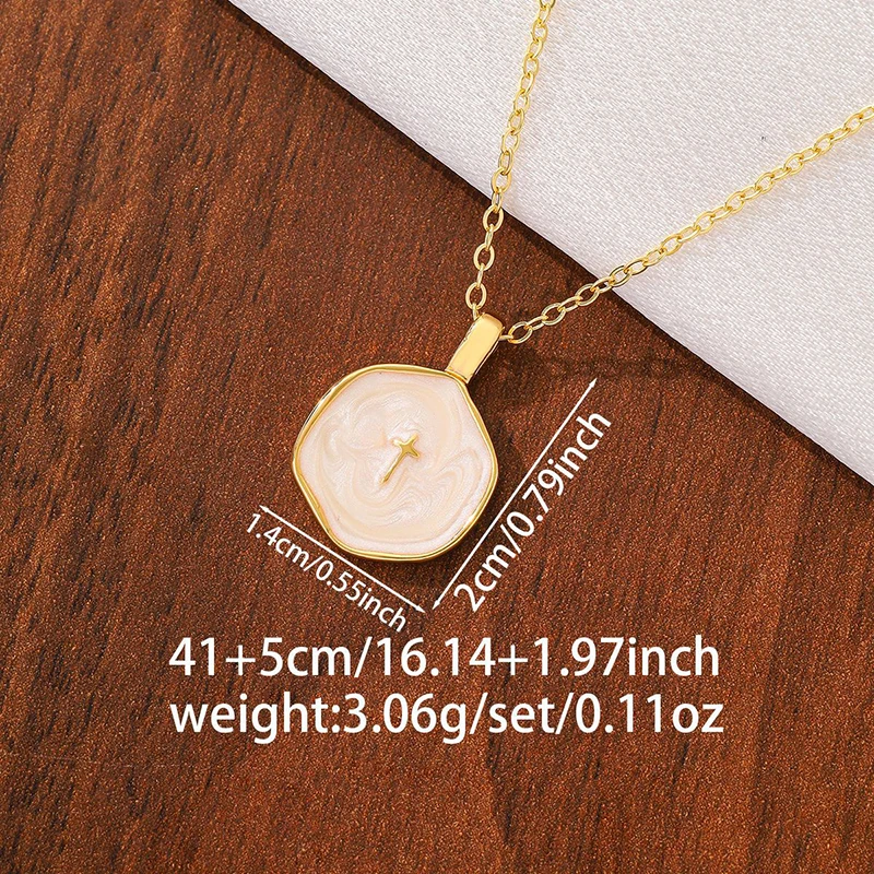 Fotografia 7: Colar Gargantilha Moderno Estilo Ins com Pingente Redondo de Pérola e Cruz em Bronze Dourado com Esmalte Gotejante – Lançamento Quente