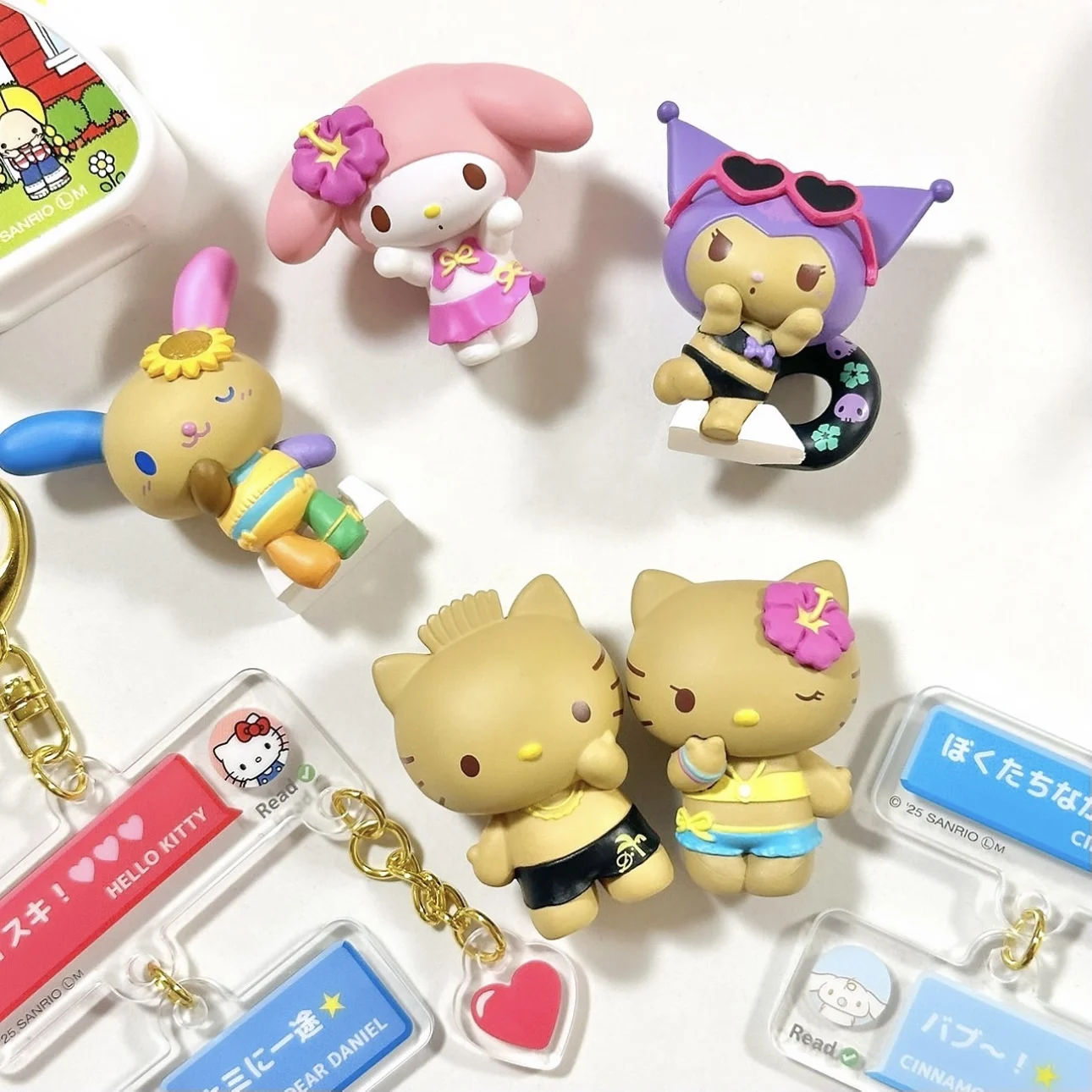 

Новый оригинальный персонаж Sanrio, летний пляжный отдых, Hello Kitty My Melody Kuromi, черная кожа, слепая коробка, аниме, подарок на день рождения с героями мультфильмов