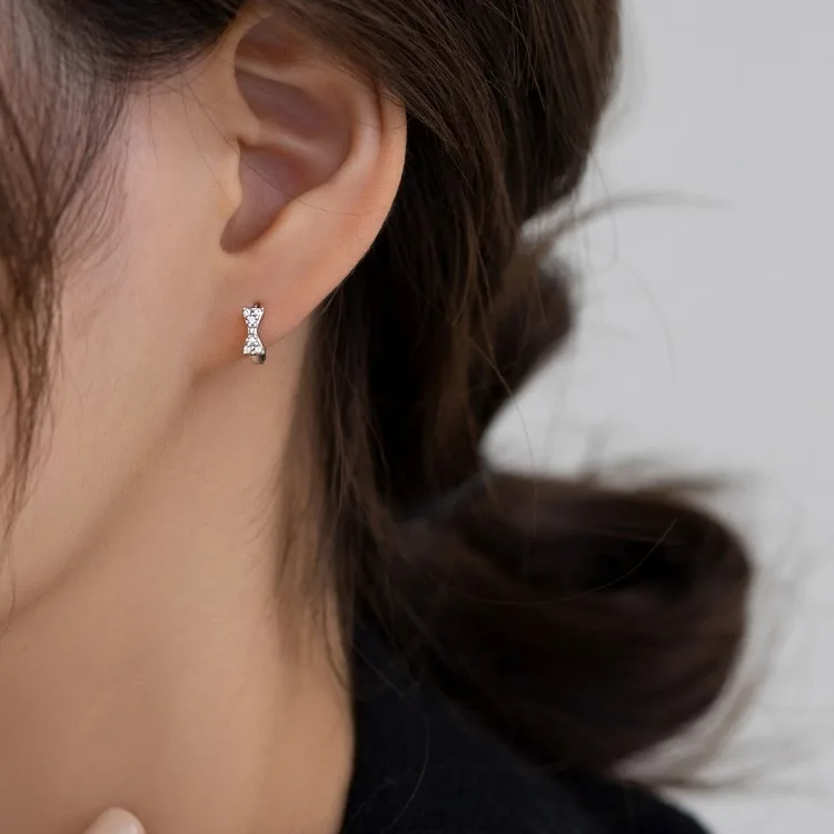 Silver Color Exquisite Zircon Bowknot Mini Ear Bone Hoop Earrings for Charm Women Trendy Fashion Jewelry Accessories