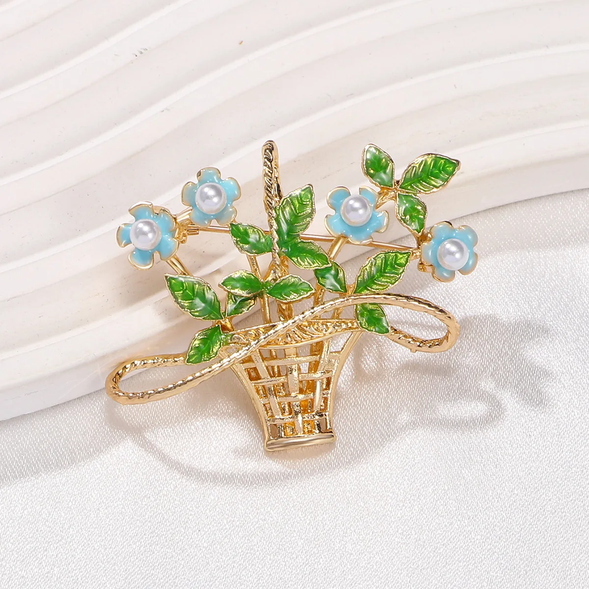 Vintage Brooch High-end Enamel Craftsmanship Flower Forget Me Not Fashionable Flower Basket Pearl Chest Flower Accessory