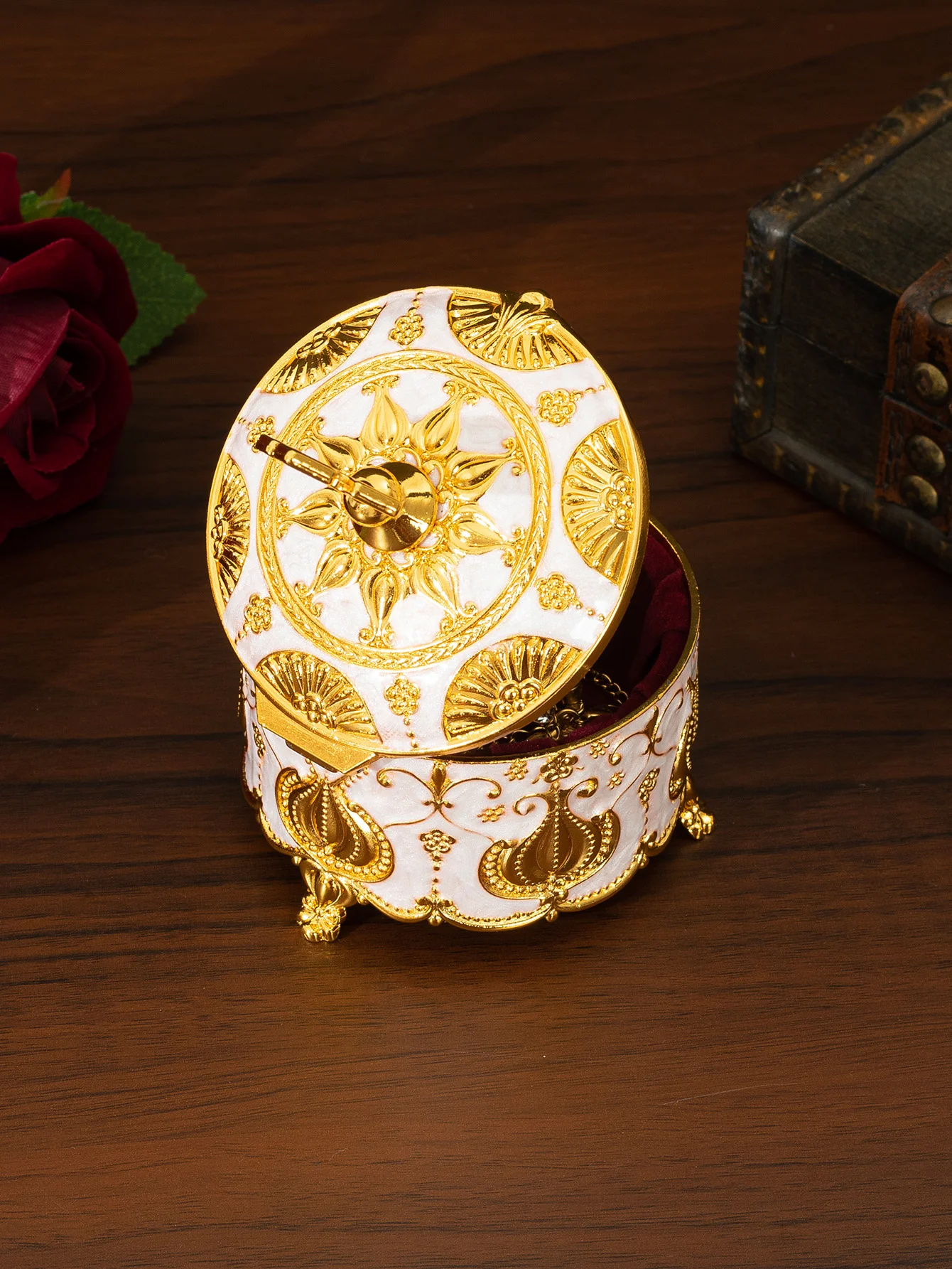 Cross rose jewelry box light luxury creative jewelry small color hand-painted jewelry box wedding decoration Valentine\'s Day rin