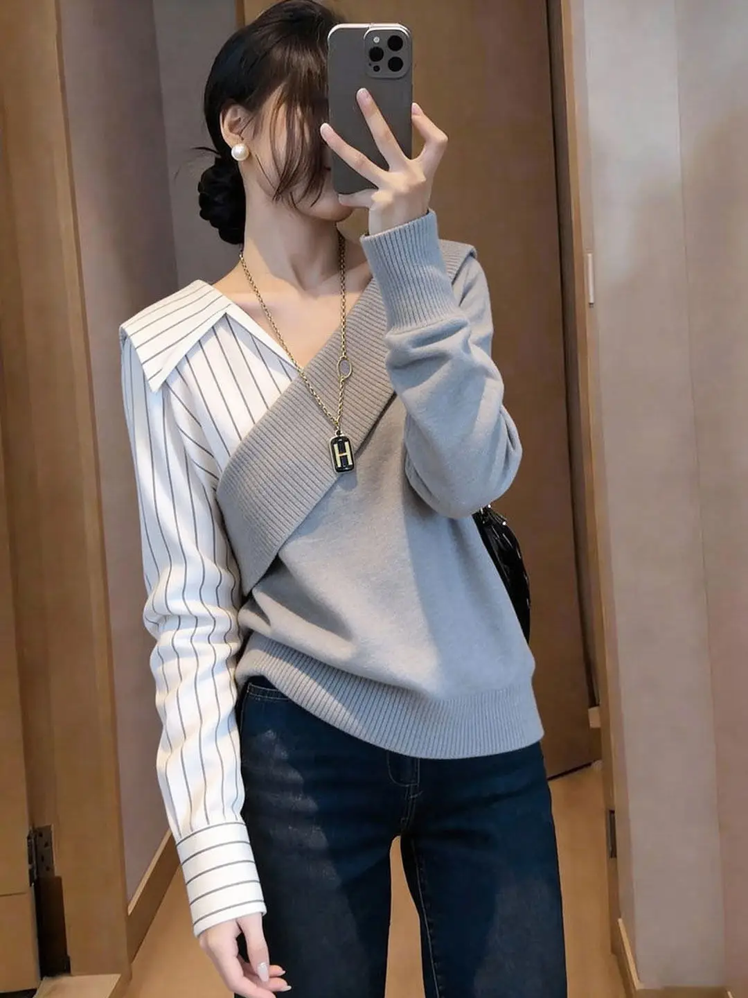 

Ele Simple Design Striped V-Ne Knit irt Women's Commuter Sle Spring 2026 Long Sve Fake Two-Piece Patterned Blouse