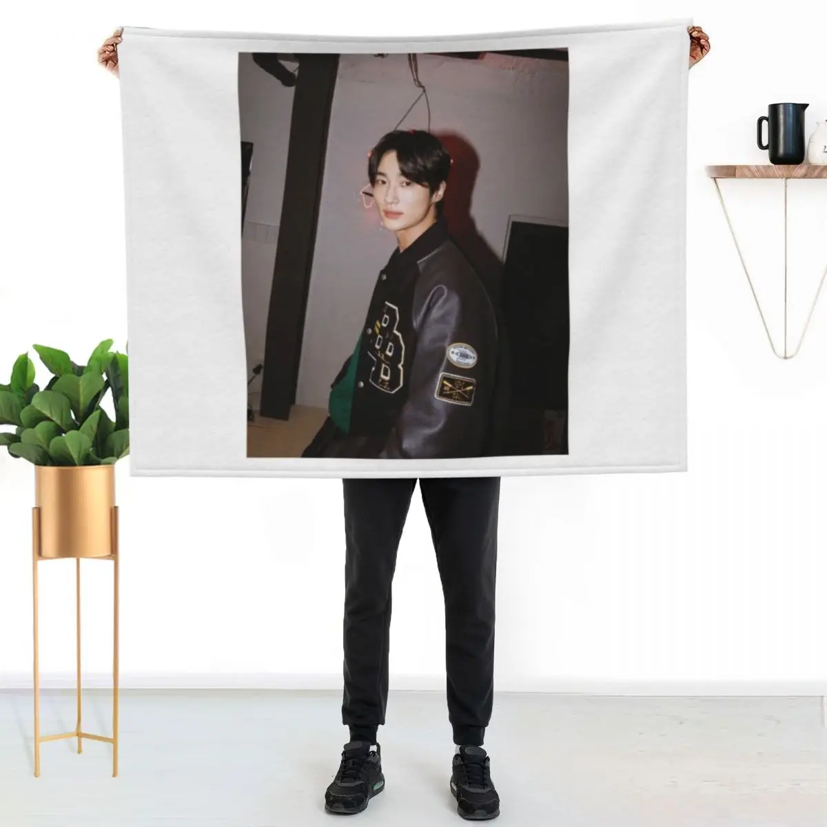 Byeon Woo-seok Throw Blanket Soft Comfort Blanket for Reading Watching TV