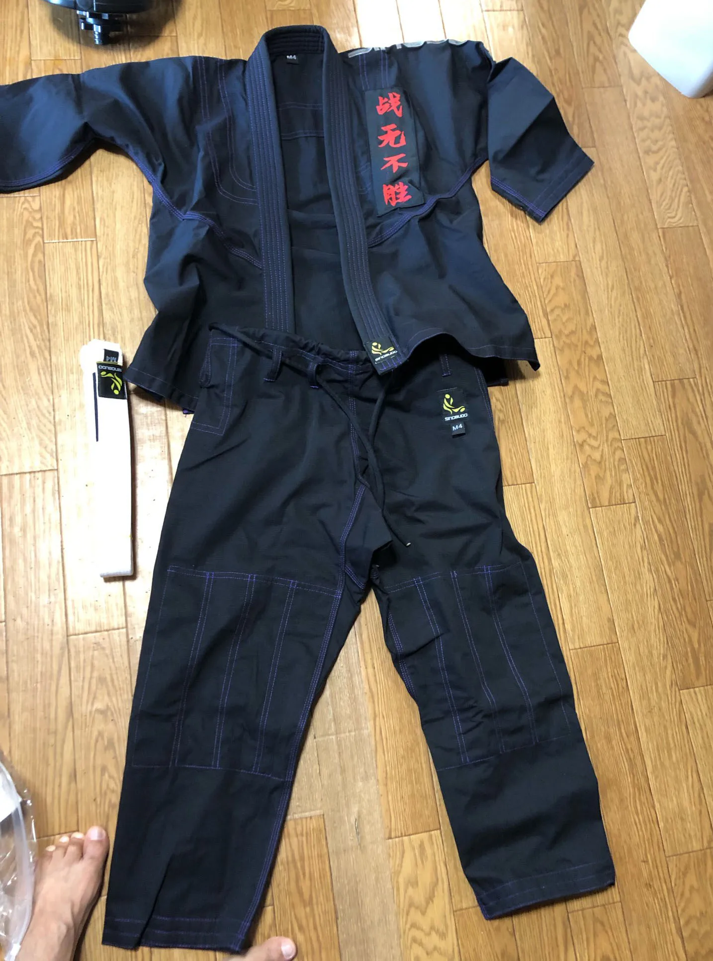 Dünne Brasilianische Kimono Jiu Jitsu Neue Ausbildung Kinder Erwachsene BJJ GI MMA Custome 3 Farben Kimonos für Jiu-Jitsu männer mit Weißen Gürtel