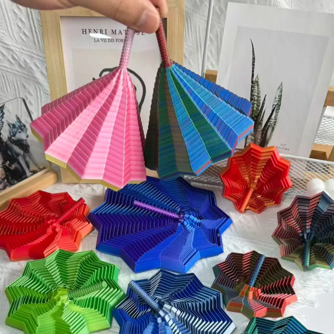 1PCS 3D Printing Hexagonal Rotating Spiral Desktop Decoration Sculpture Home Decoration/Living Room Decoration Visual Artwork