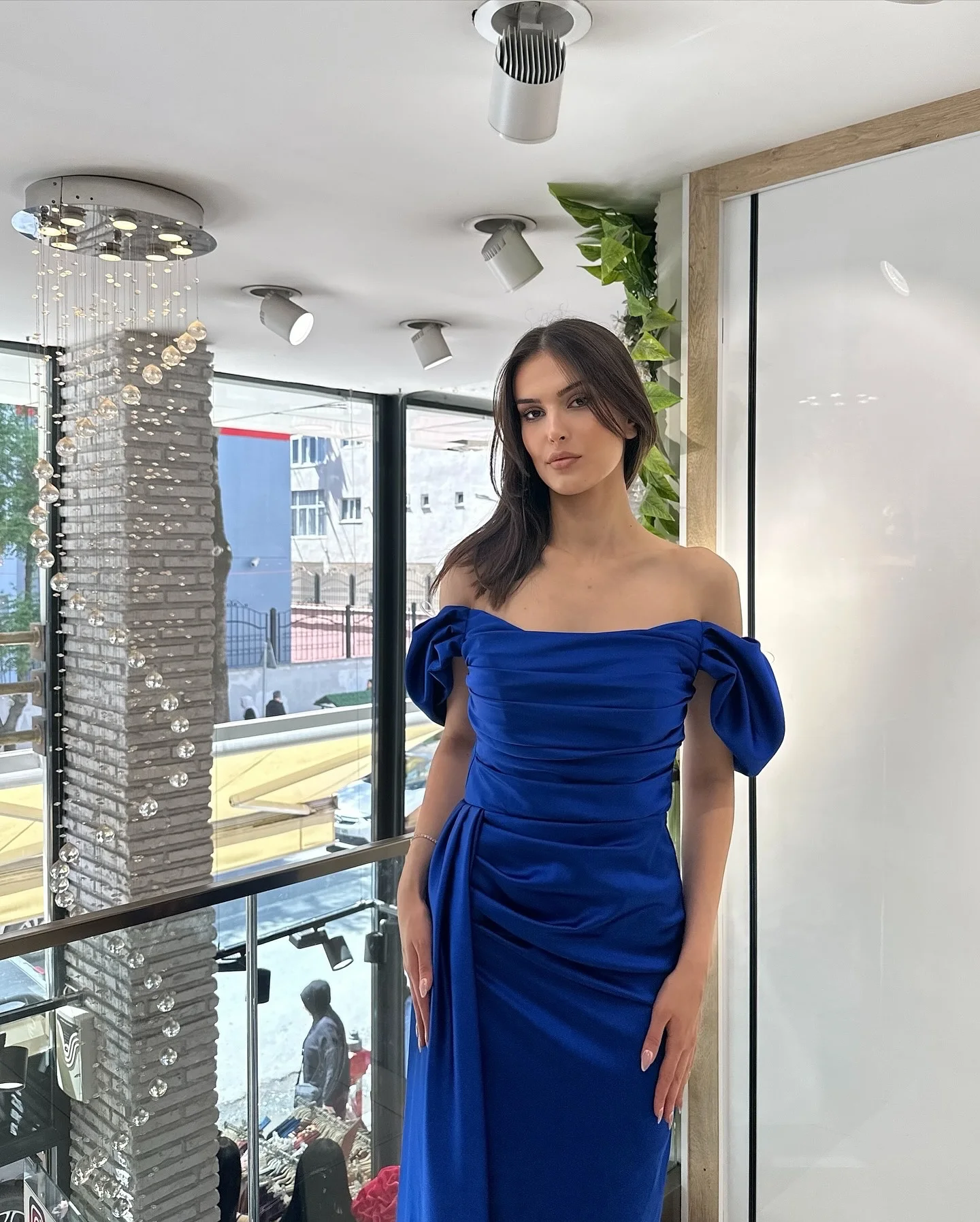 2025 выполненное на заказ трикотажное платье без бретелек с открытыми плечами, платья знаменитостей, изысканное вечернее платье без рукавов с боковым разрезом и молнией сзади