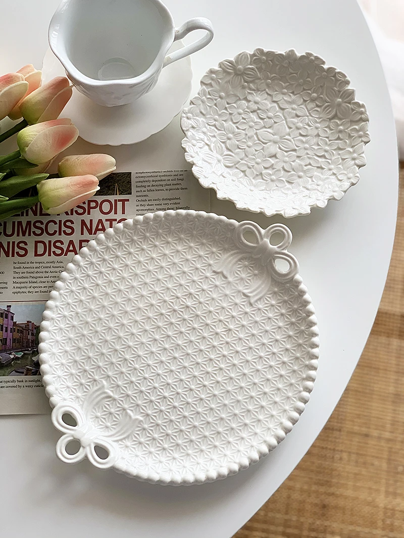 

Butterfly embossed Pearl Princess plate exquisite craft ceramic shallow flat plate Western food plate