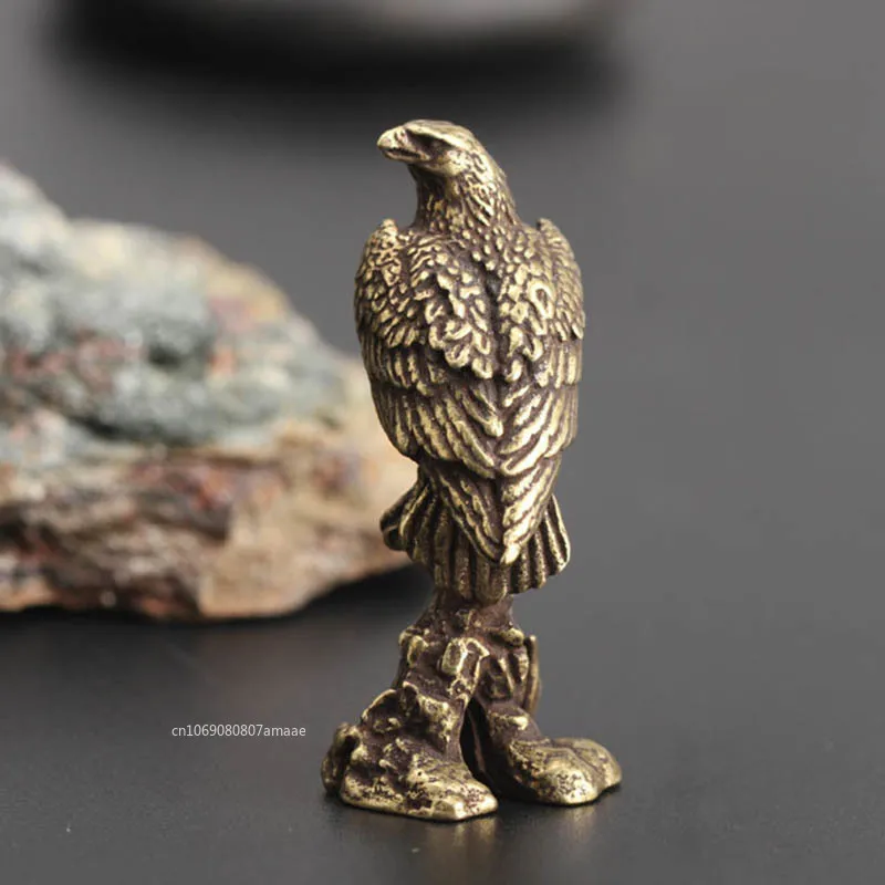 Adorno de águila hecho a mano, escultura de pájaro de cobre Vintage, Artesanías hechas a mano, Mini decoración de animales de escritorio para el hogar y la Oficina