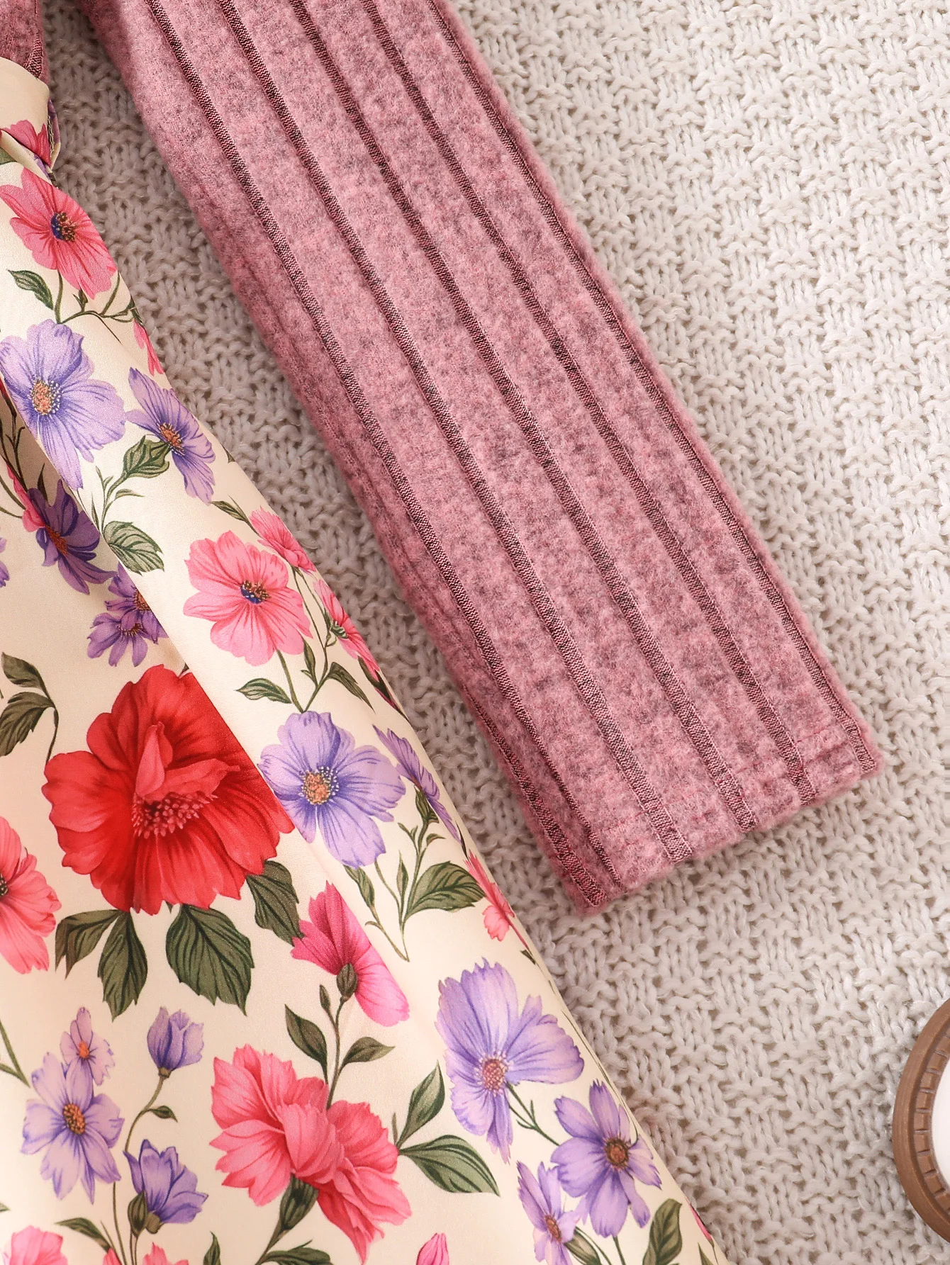 فستان بناتي كاجوال كاجوال بأكمام طويلة مزين بالزهور مع فيونكة لشد الخصر وأنماط الربيع والخريف والشتاء. فستان منسوج بأكمام منتفخة ومضلع غير منتظم للفتيات الأوروبيات والأمريكي. فستان الأميرة المطبوع بالزهور أنيق وحلو للفتيات المراهقات، فستان المظلة، فستان مرقع للفتيات، مناسب للأعمار من 8 إلى 10-11-12، مناسب للارتداء اليومي، والحفلات، والهدايا العطلات، والحفلات