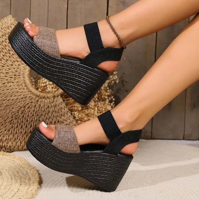 

Женские сандалии на массивной платформе, новые летние легкие босоножки на высоком каблуке с открытым носком, нескользящие женские босоножки на танкетке на толстой подошве