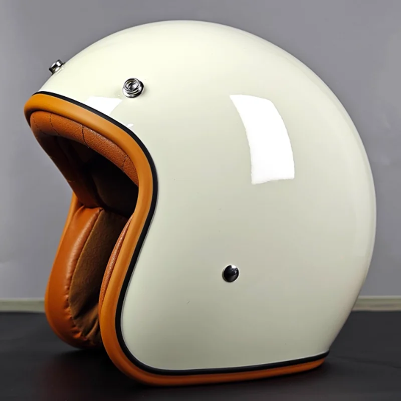 

Элегантный минималистичный белый мотоциклетный шлем с открытым лицом 3/4, одобренный DOT, устойчивый к царапинам, идеально подходящий для безопасности, для городских поездок на работу