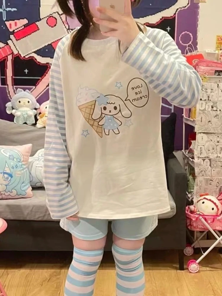 เสื้อยืดผู้หญิง HOUZHOU สีขาวน่ารักสไตล์ Juminocore ลายทางสีฟ้า แขนยาว สไตล์ญี่ปุ่นฮาราจูกุ ทรงโอเวอร์ไซส์ แนวหวานน่ารัก