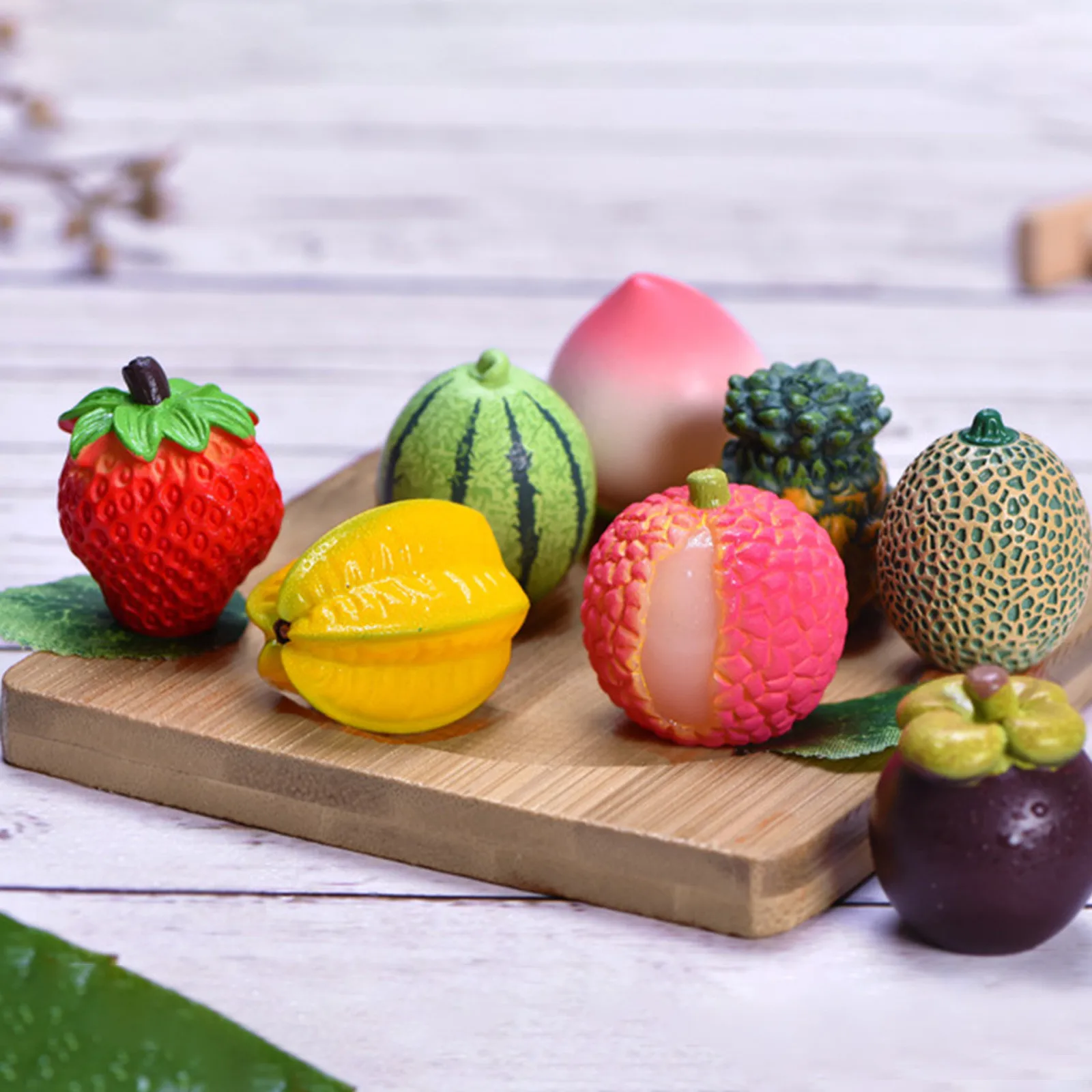 Figurines Miniatures Simulated Litchi Strawberry Fruit Micro Landscape Ornaments For Home Decorations Desk Decor Accessories