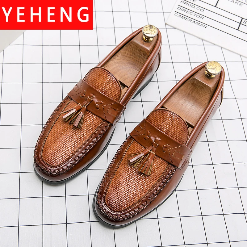 Men's Dress Shoes England Style Bullock Leather Designer Wedding Shoes Men Flats Leather Oxfords Formal Social Business Shoes