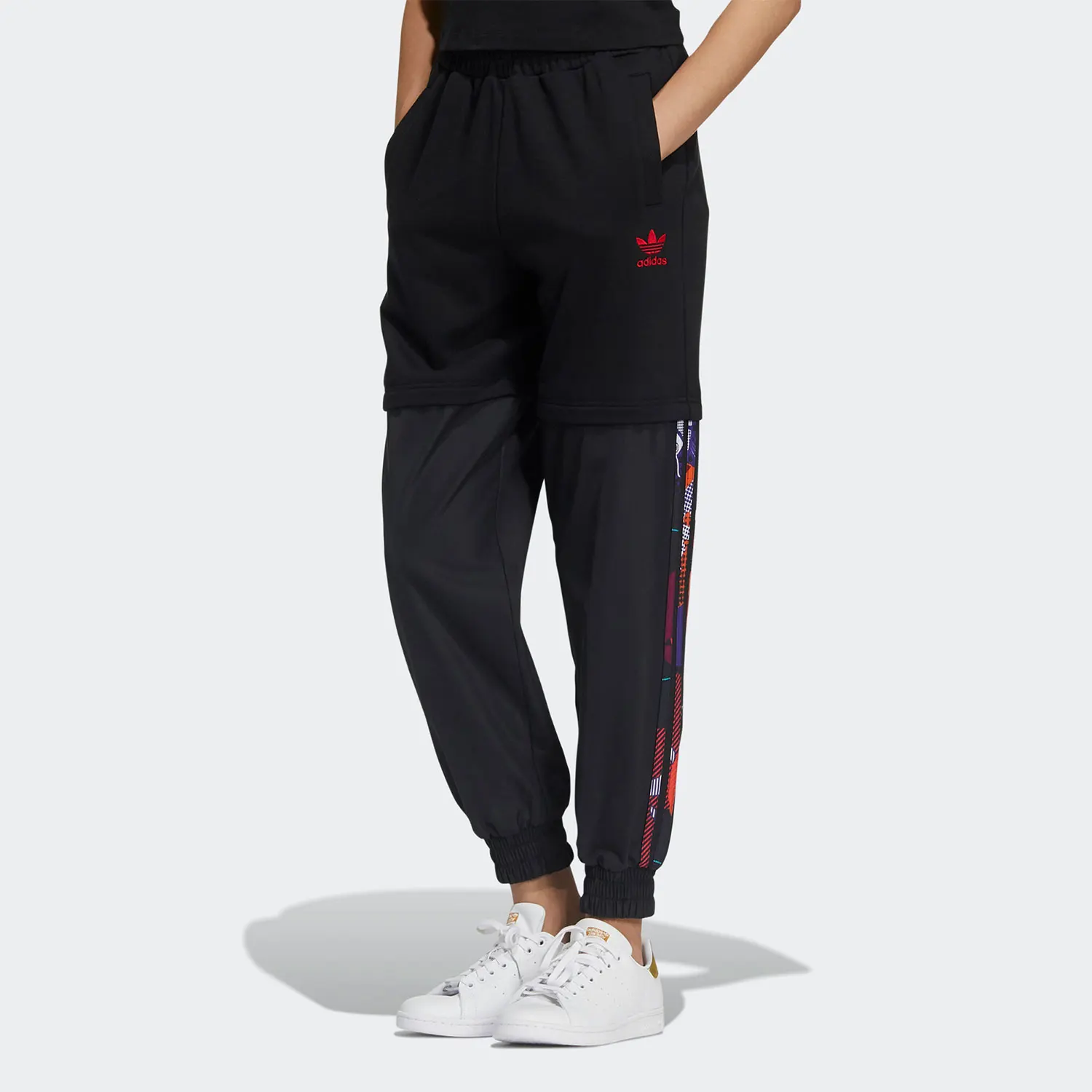 بنطلون رياضي كاجوال للسيدات من أديداس بثلاثة خطوط للموسم GN4739 #1