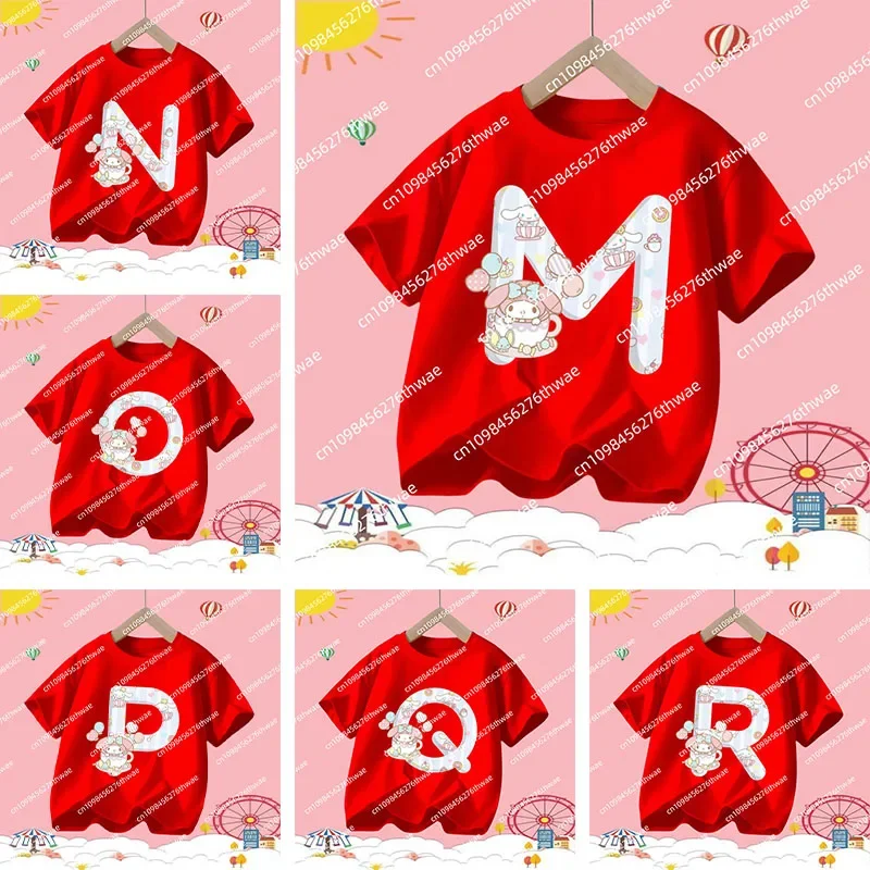 

Детская футболка серии Sanrio с буквенным принтом A-Z и собакой корицы, милая повседневная рубашка для девочек, спортивная рубашка с коротким рукавом, 2025 г.